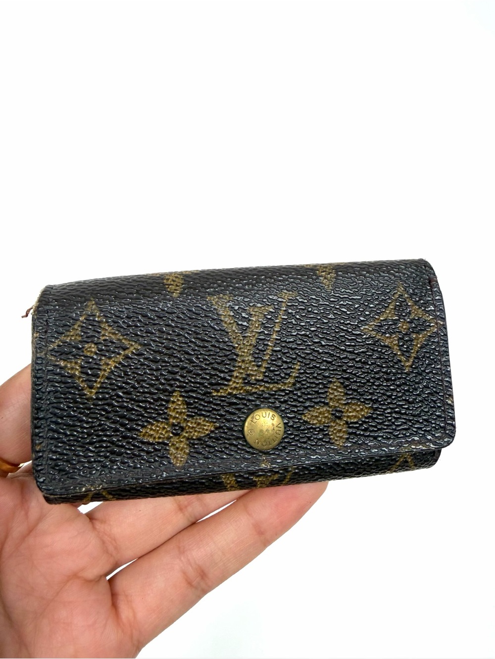 Authentic Louis Vuitton Monogram 4 Key Holder Case